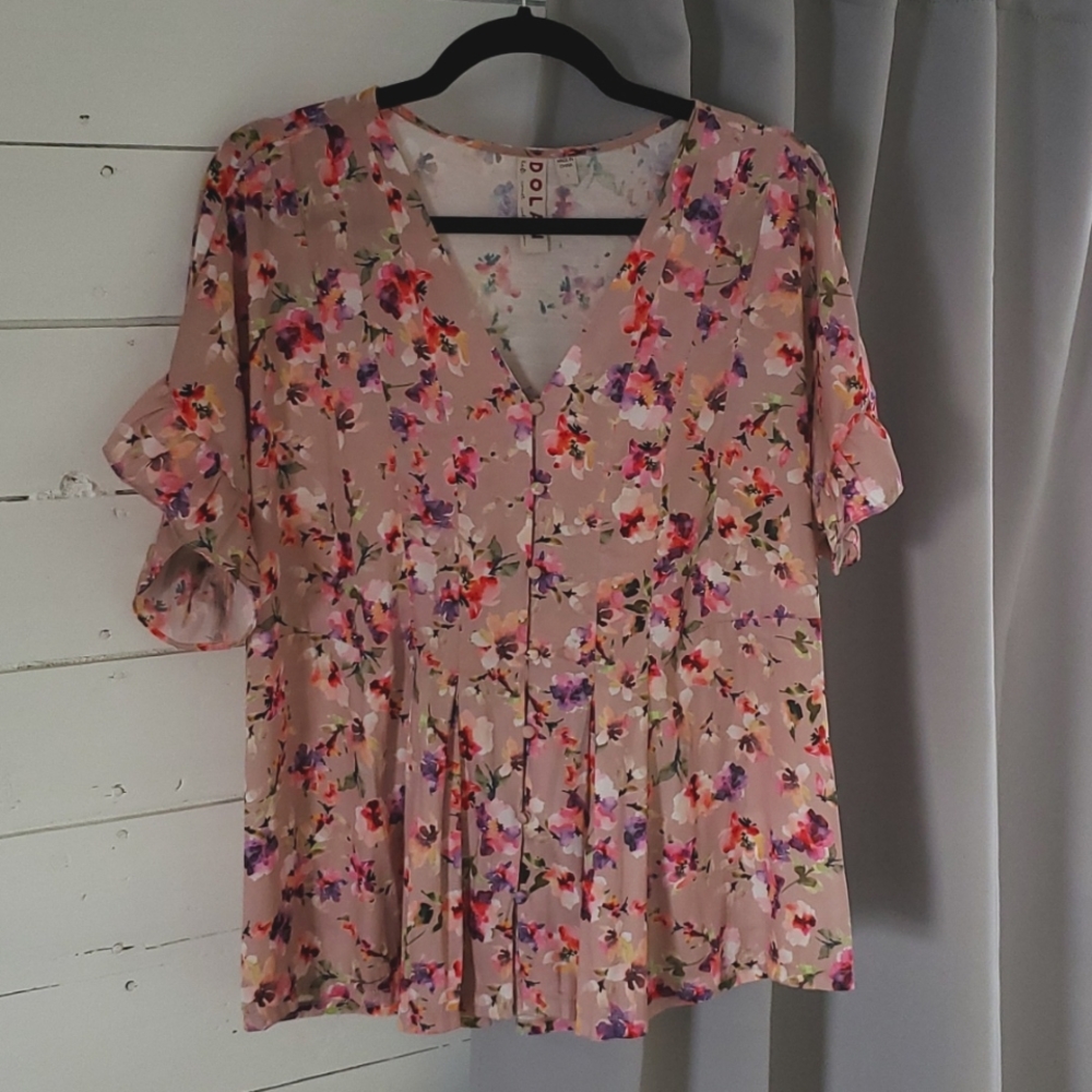 Lovely Anthropologie button up top size L/XL
